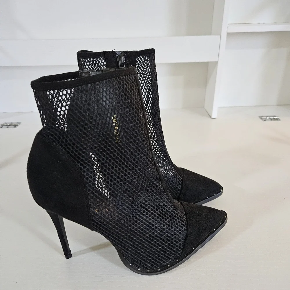 So Me Andrea2 Black Fishnet Mesh Suede Studded Pointed Toe Stiletto Booties 8.5